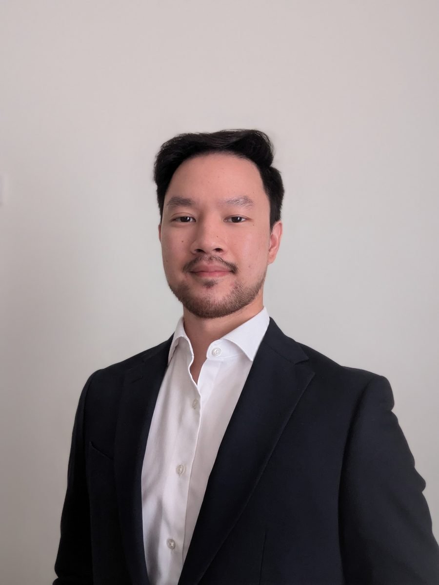 Portrait of Dr. Syafiq Saiful, founder and CEO of Optisim Consulting